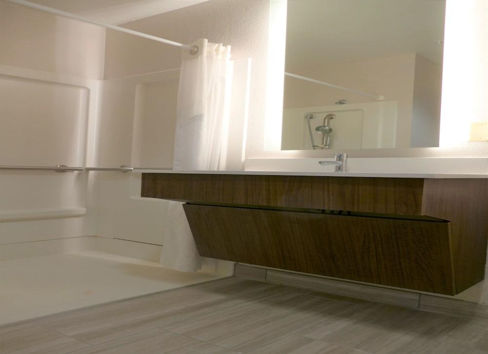 Holiday Inn Express Lebanon by IHG photo 22