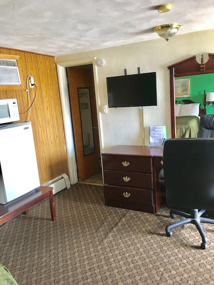 Traveler's Inn Motel photo 32