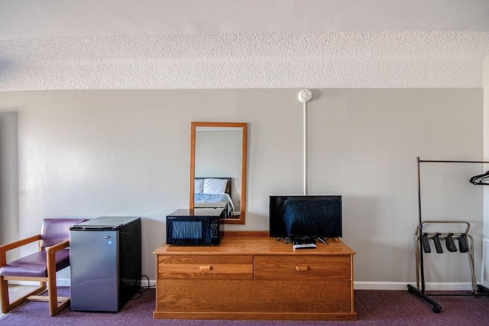 OYO Crossroads Inn photo 2