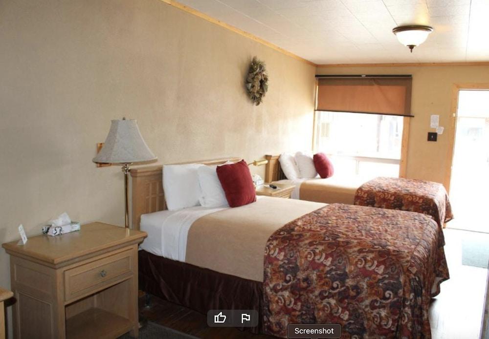 Trails End Motel photo 45
