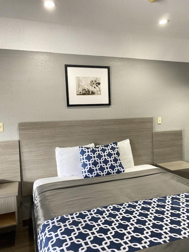 Island Suites photo 7