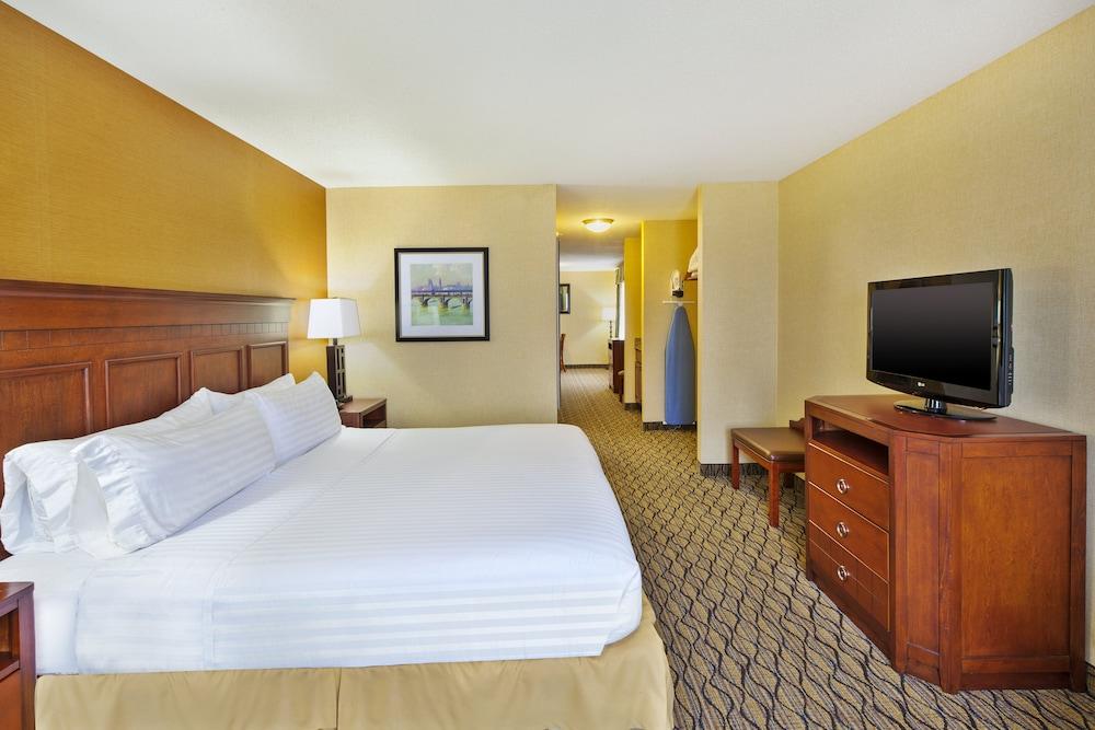 Holiday Inn Express Hotel & Suites Belleville by IHG photo 87