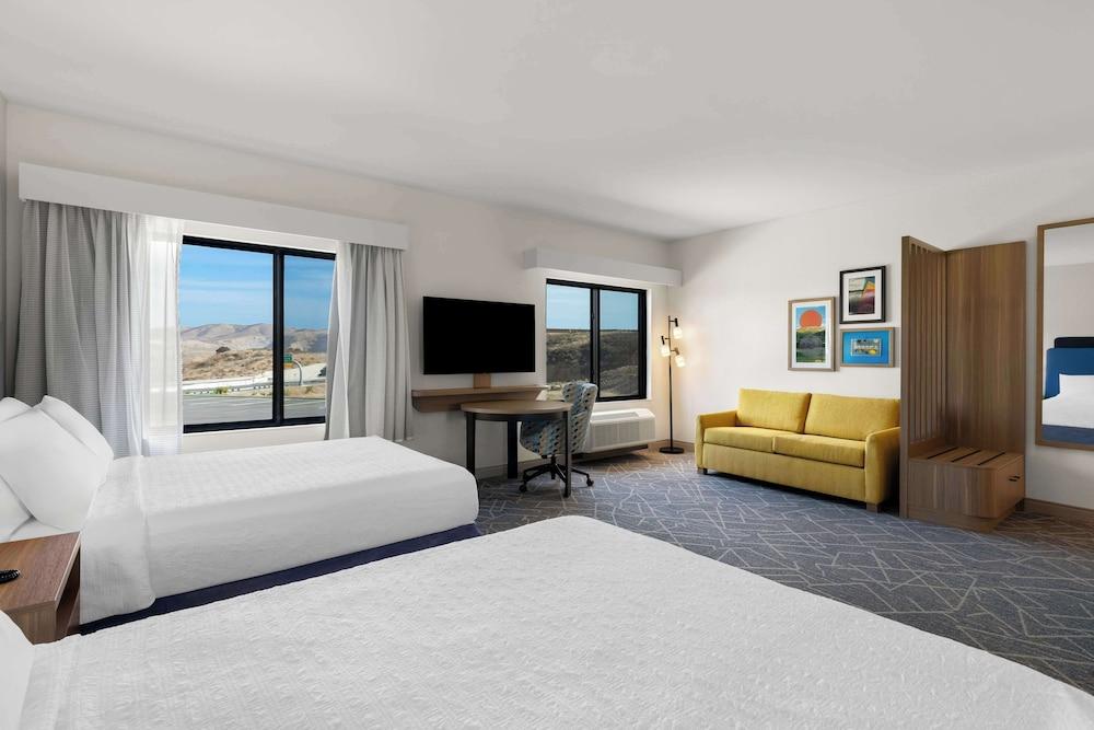 Hampton Inn & Suites Corona, Ca photo 12