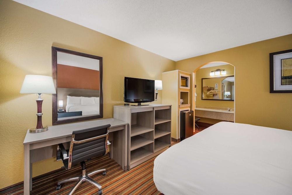 SureStay Hotel by Best Western Mt Pleasant photo 25