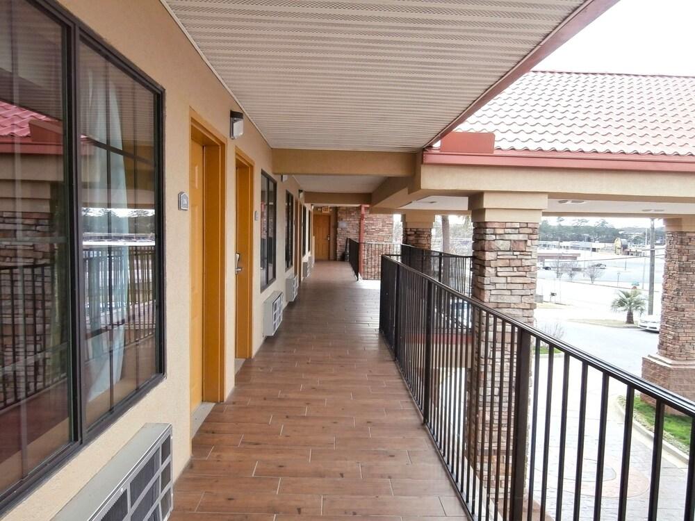 Americas Best Value Inn & Suites Griffin photo 39