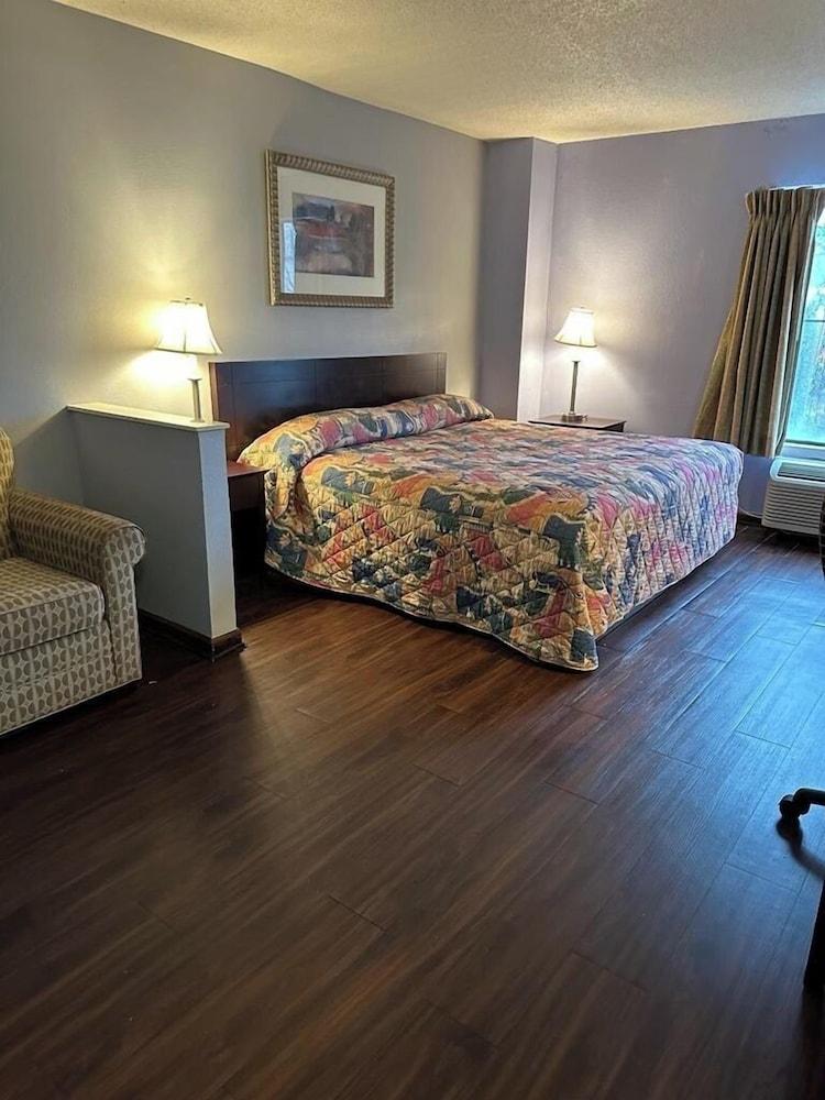 Lawrenceville Inn photo 4