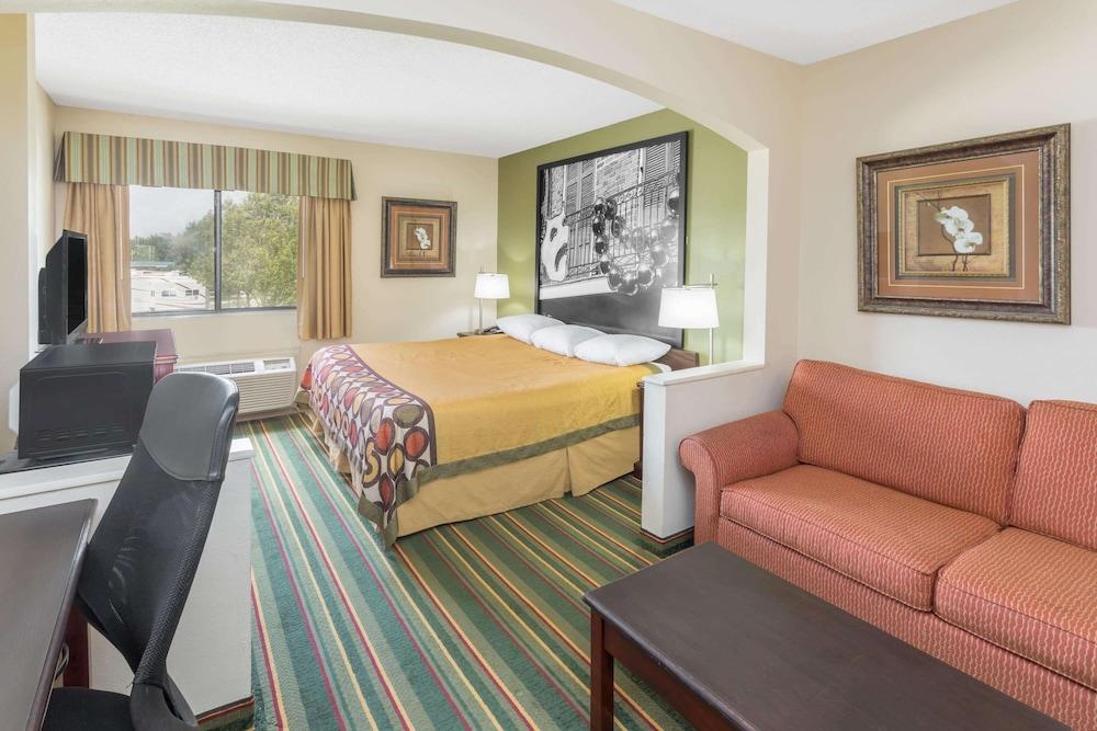 Super 8 by Wyndham Duson Lafayette West Area photo 4