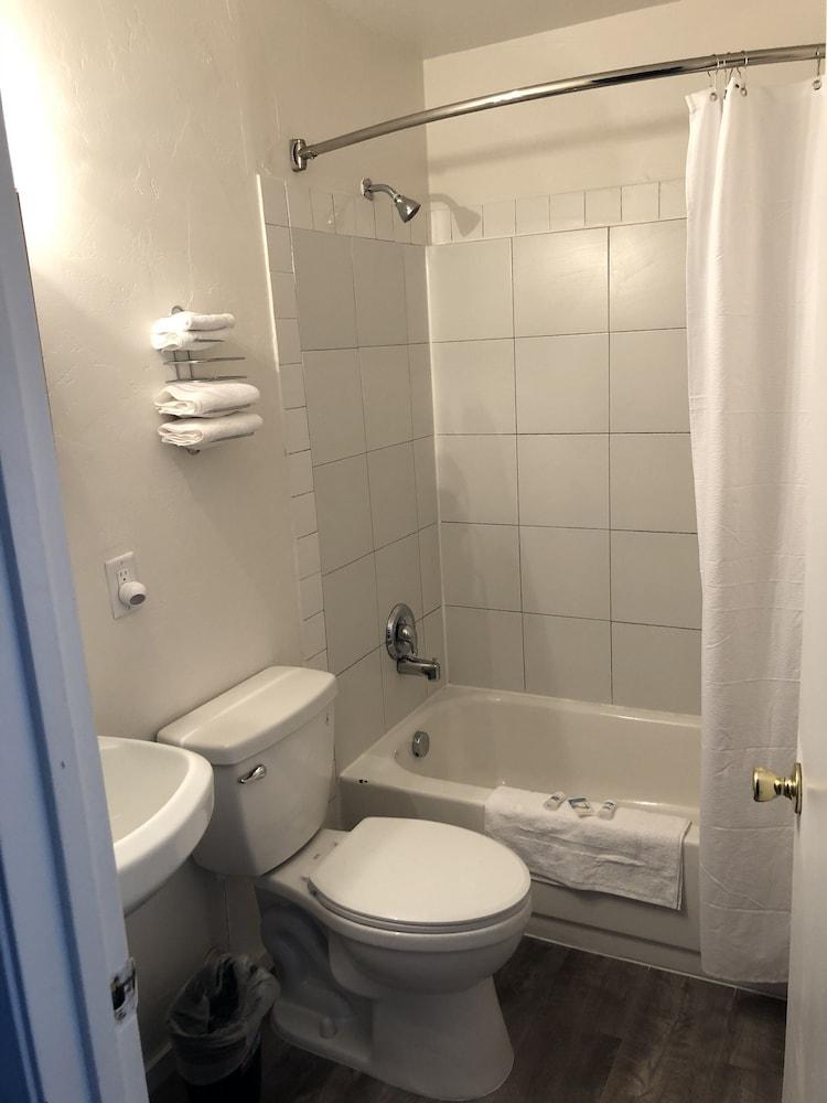 Red Rock Extended Stay photo 12