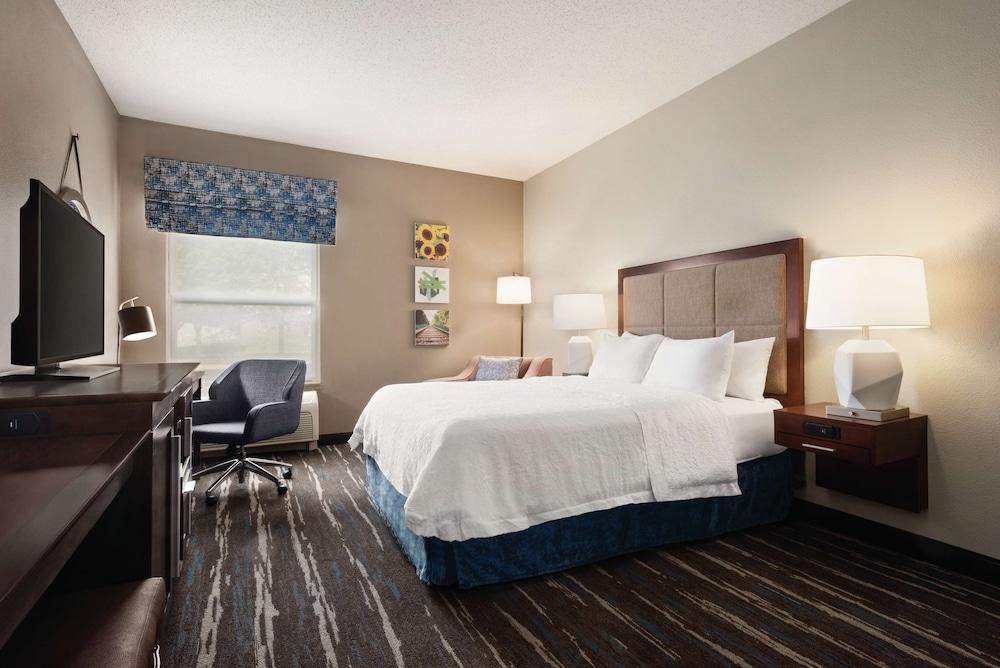 Hampton Inn & Suites Ft. Wayne-North photo 1