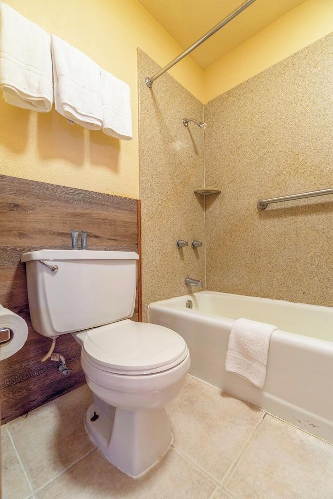 River Valley Motor Inn photo 69