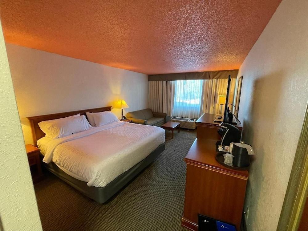 Cortina Inn photo 4