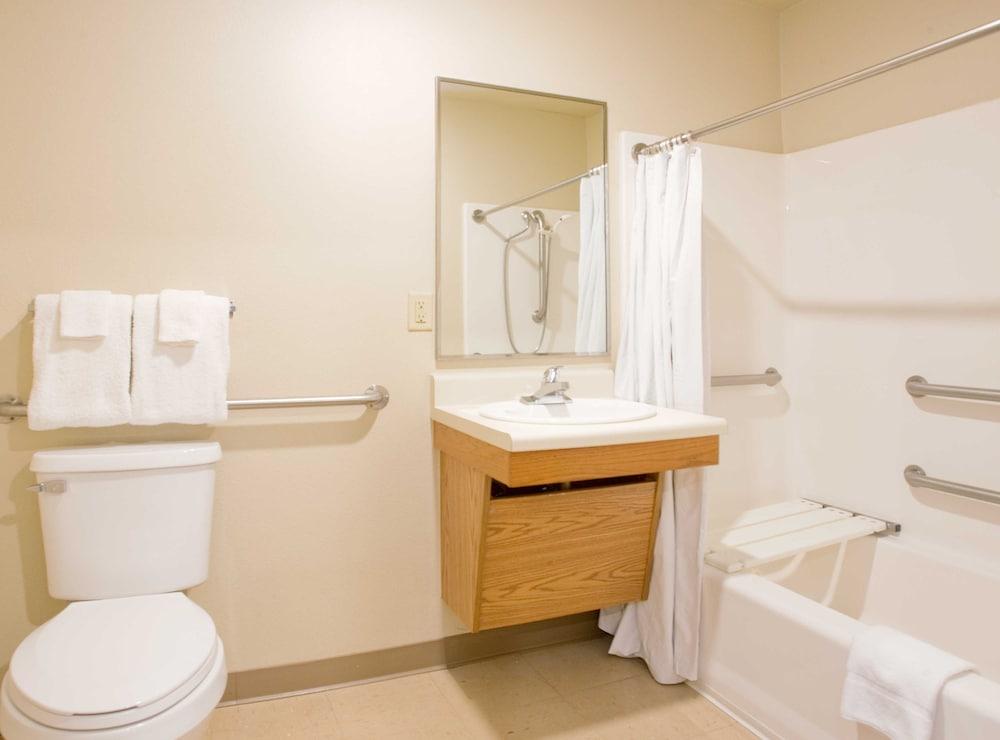 WoodSpring Suites Denton photo 26
