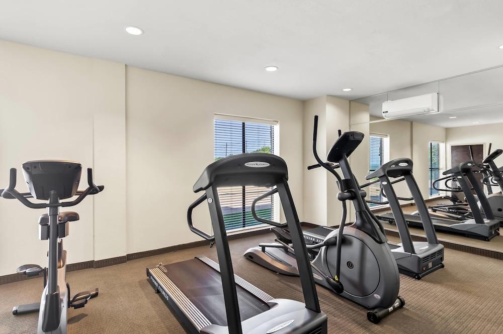 Sleep Inn & Suites Dripping Springs - Austin Area photo 57