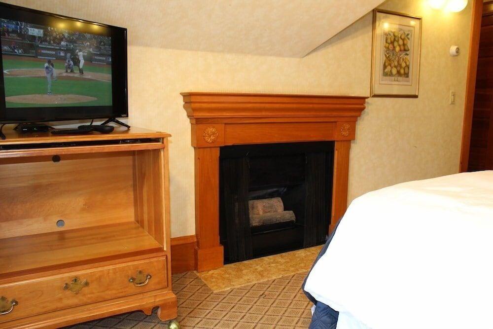 Pacific Grove Inn photo 13