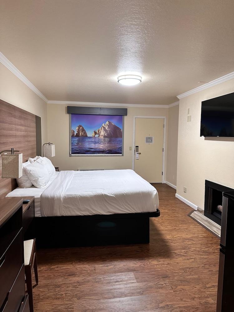 Beachwalker Inn and Suites photo 15