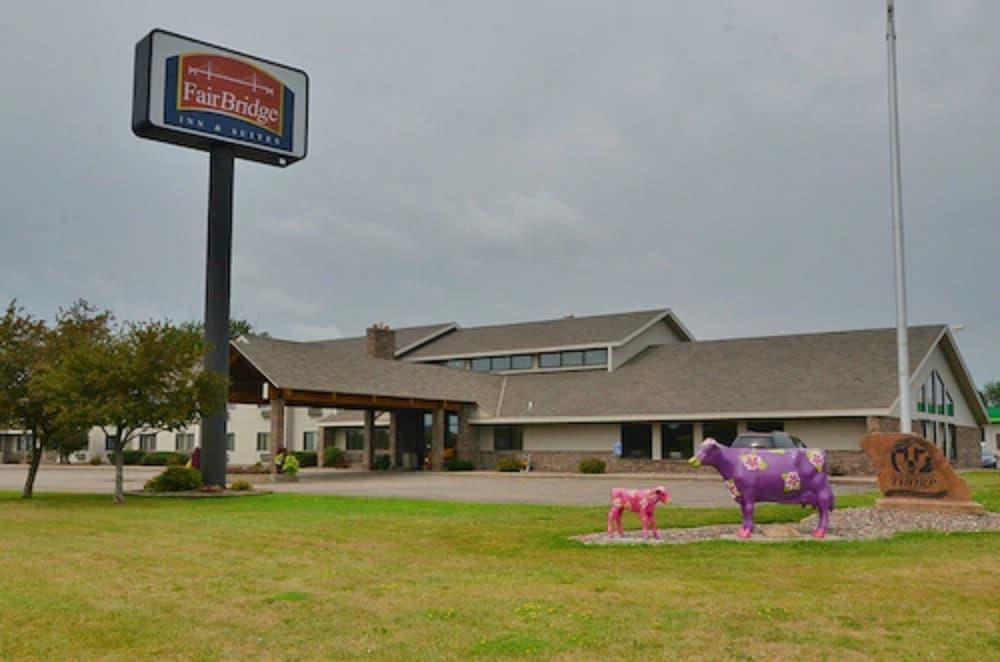 FairBridge Inn & Suites in Thorp, WI photo 1