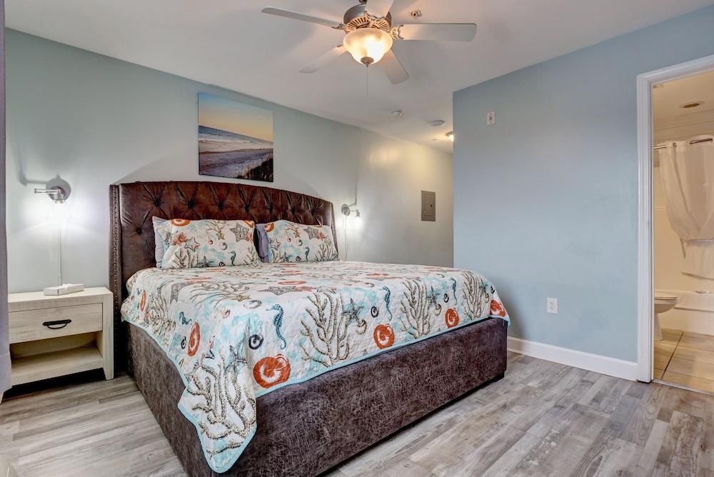 Tiffany's Motel & Condos photo 3