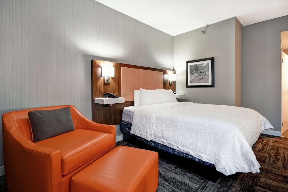 Hampton Inn I-75 Lexington/Hamburg Area photo 13