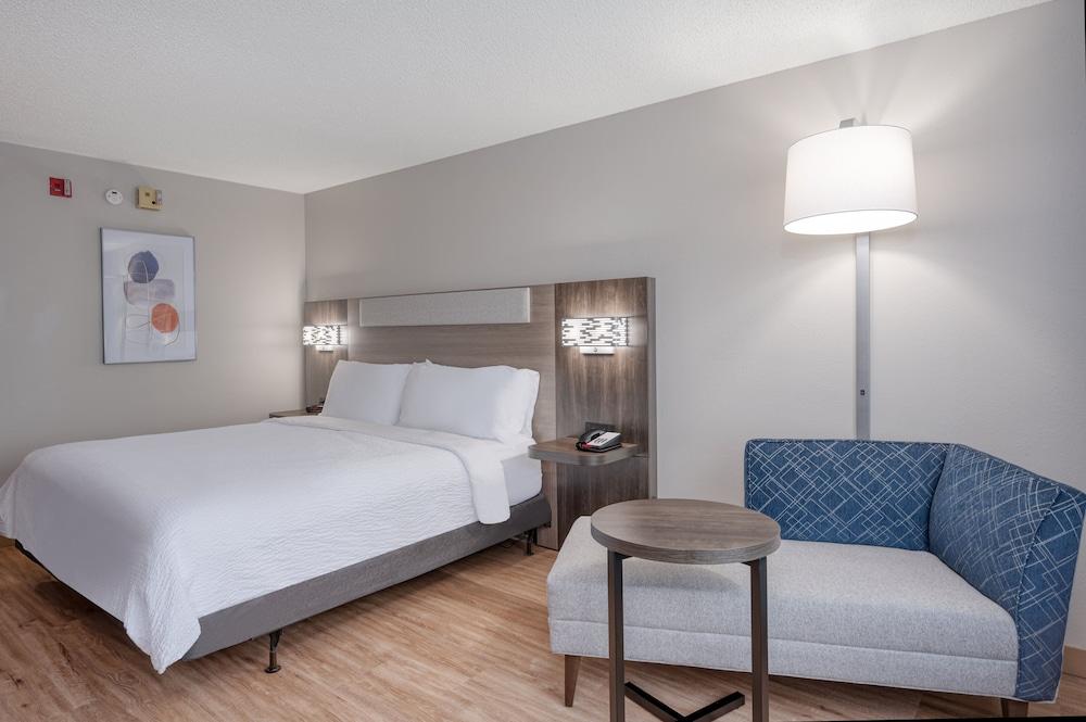 Holiday Inn Express & Suites Columbia-I-20 @ Clemson Rd by IHG photo 4