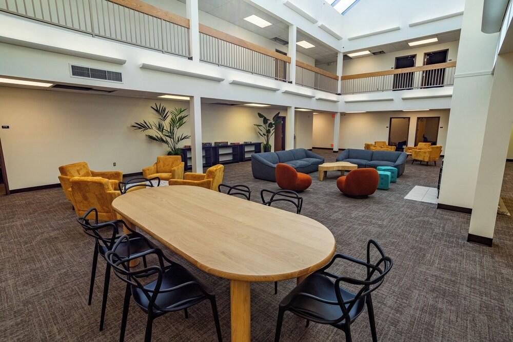 Brewster Hall photo 8