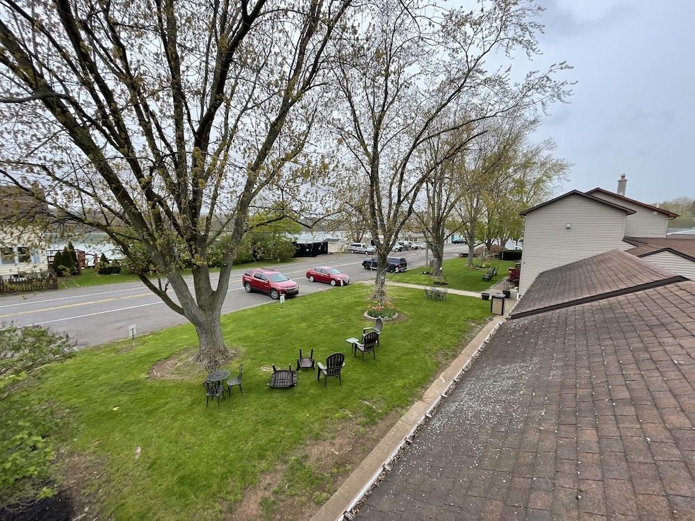 Riverside Motel photo 54