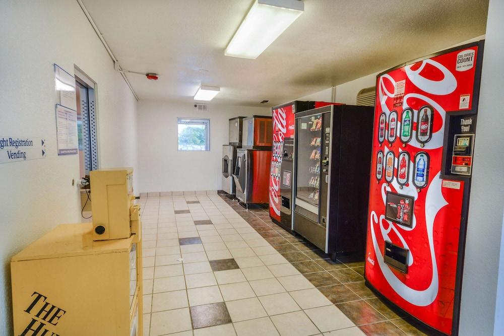 Motel 6 Huntsville, TX photo 26
