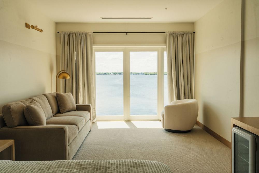 The Shoreline Hotel photo 18