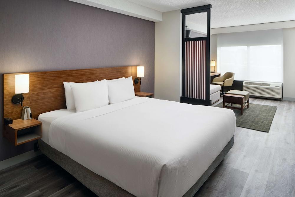 Hyatt Place Greensboro photo 13