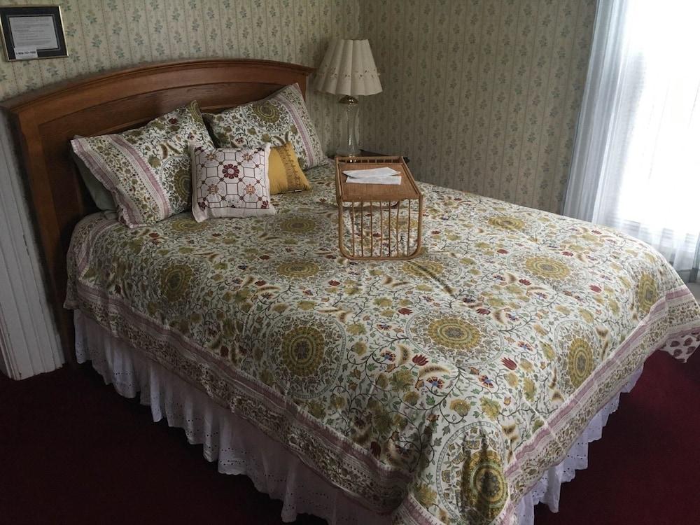 The Colonial Motel photo 19