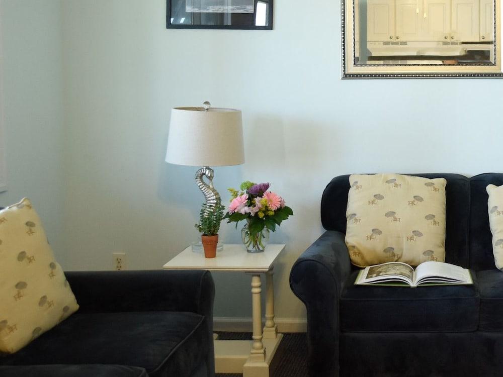 Montauk Oceanside Suites photo 47
