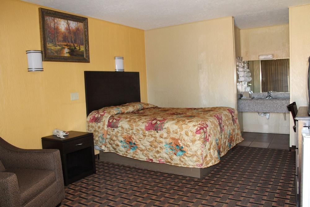 Charles Wesley Motor Lodge photo 7