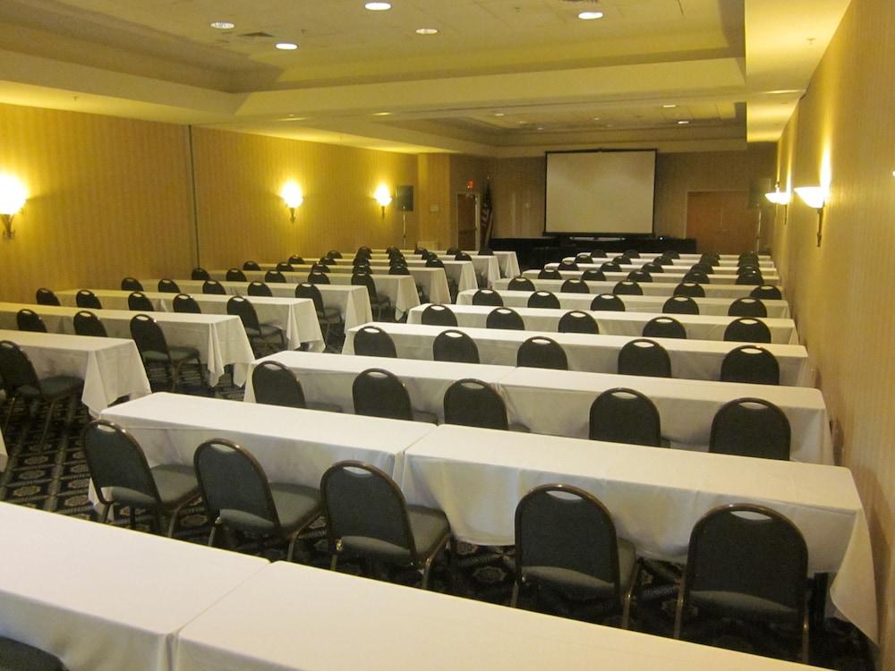 Sleep Inn Lake Wright - Norfolk Airport photo 35