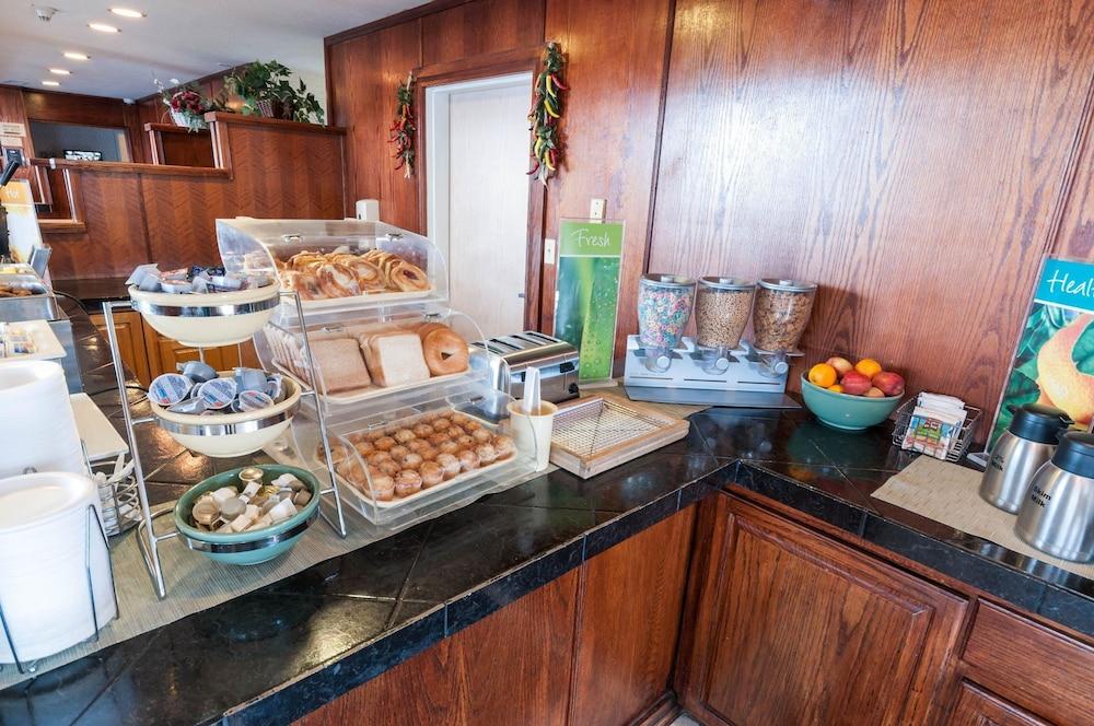 Quality Suites Albuquerque Airport photo 46