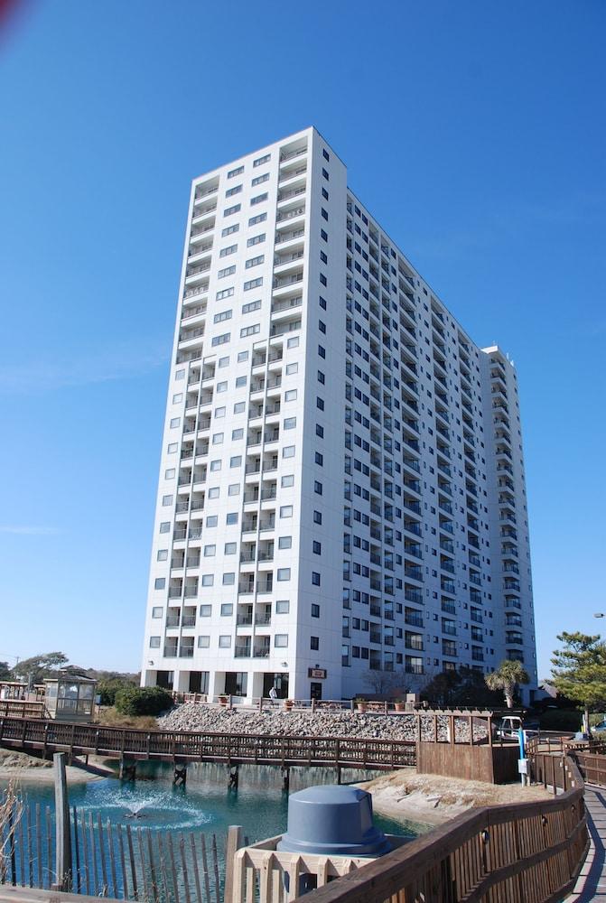 Myrtle Beach Resort by Beach Vacations photo 9