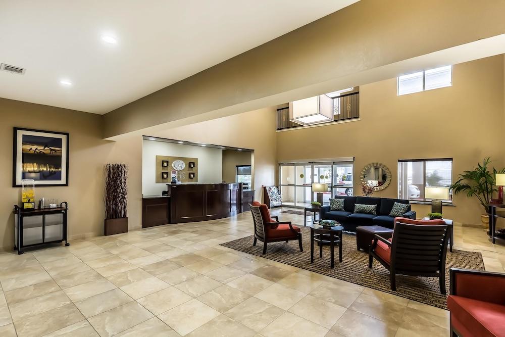 Comfort Suites Houston IAH Airport - Beltway 8 photo 2