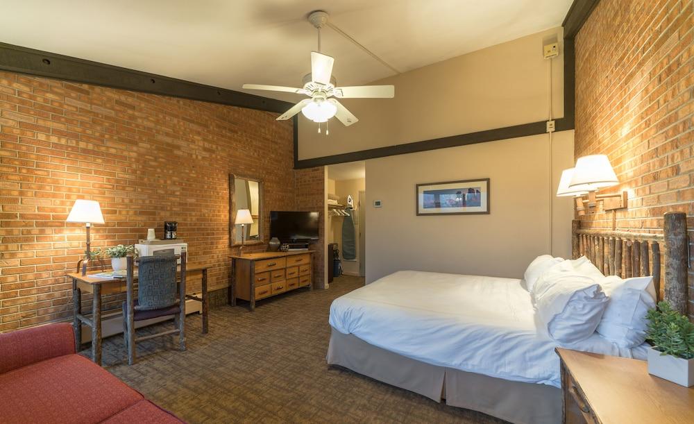 Mountain Chalet Snowmass photo 7