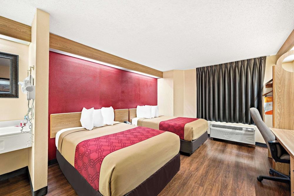 Econo Lodge London North photo 13