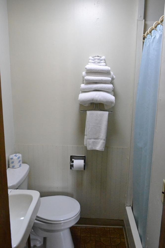 Innkeeper Motel photo 59