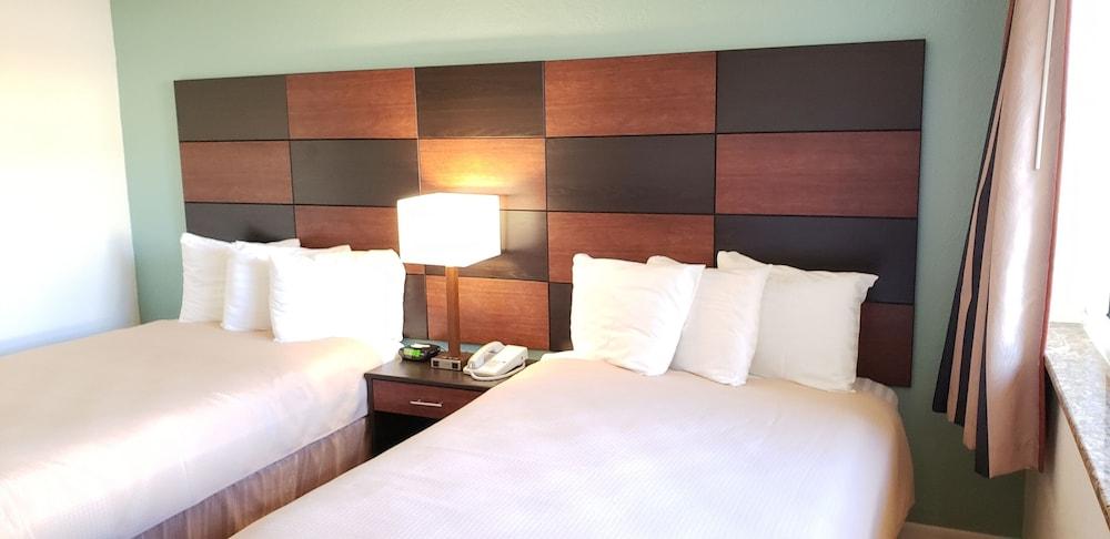 Oceanfront Inn and Suites photo 9