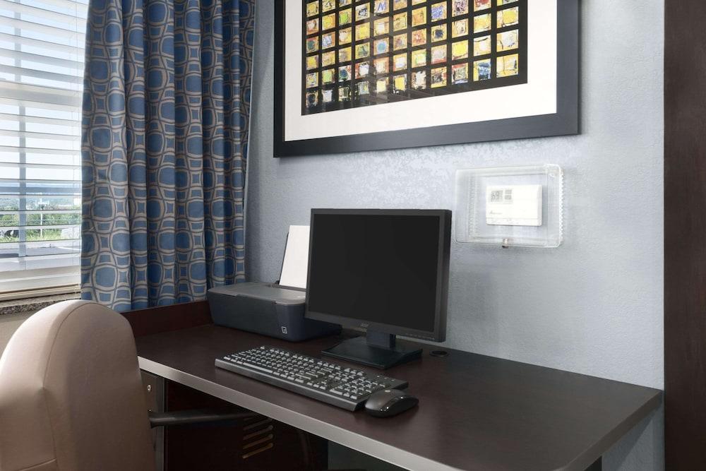 Spark by Hilton Wilkes Barre photo 13