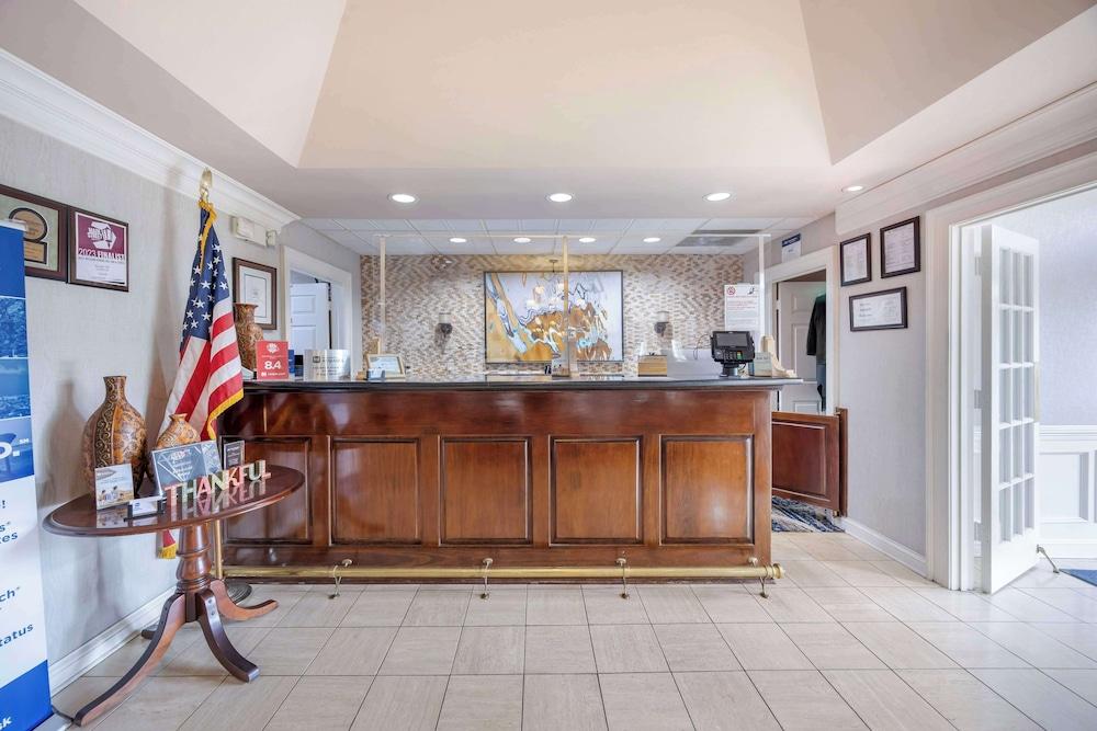 Best Western Spring Hill Inn & Suites photo 8