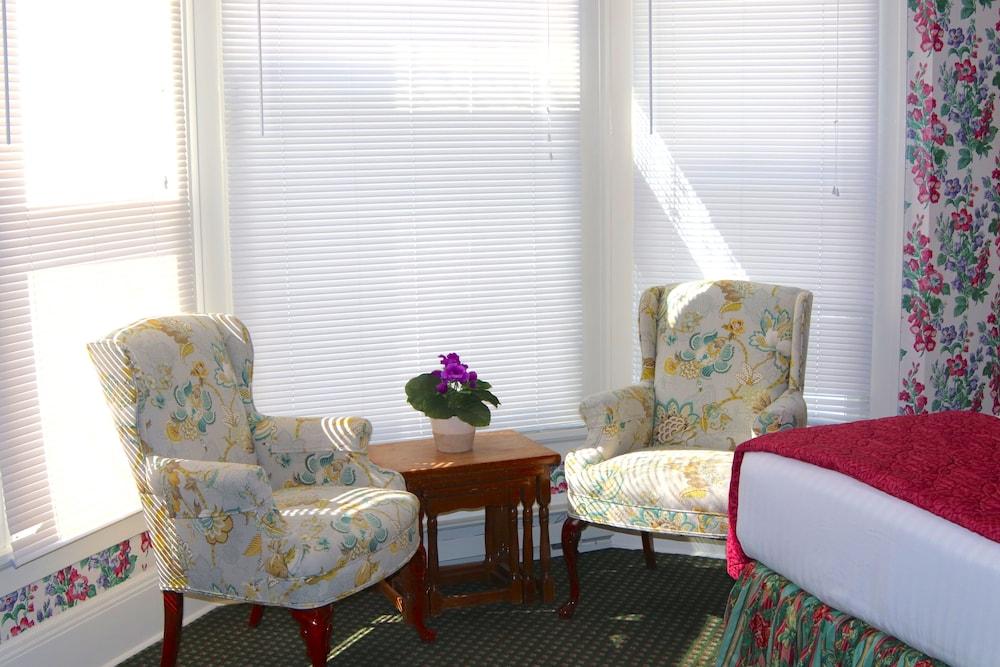 Inn on Mackinac photo 93