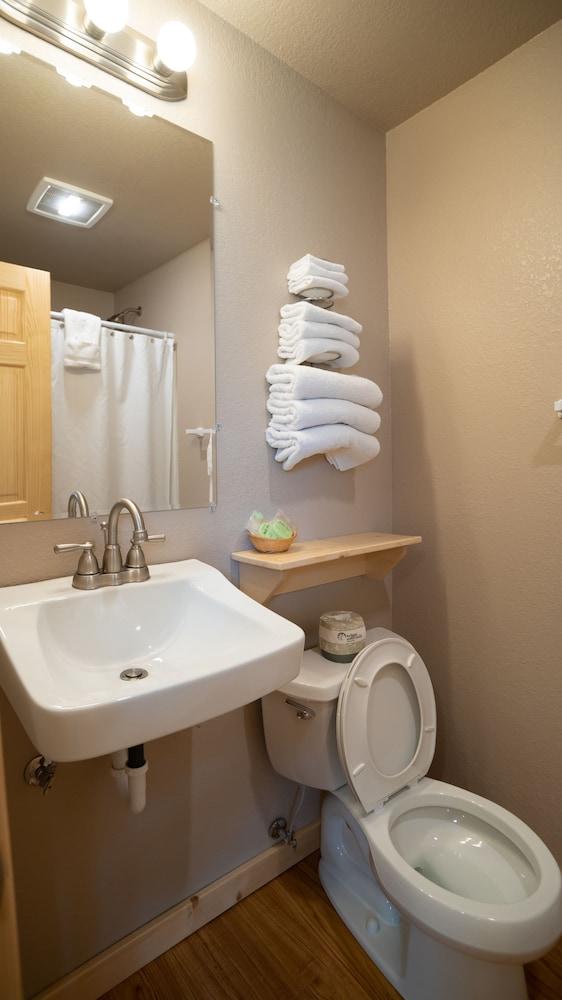 Triangle Motel photo 67