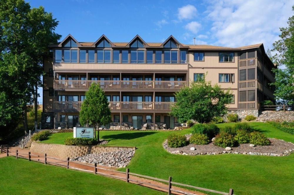 The Pointe Hotel and Suites — hotel in Minocqua