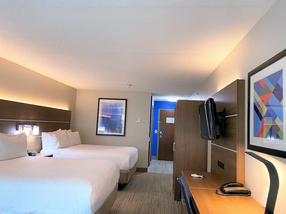 Holiday Inn Express & Suites Somerset Central by IHG photo 11