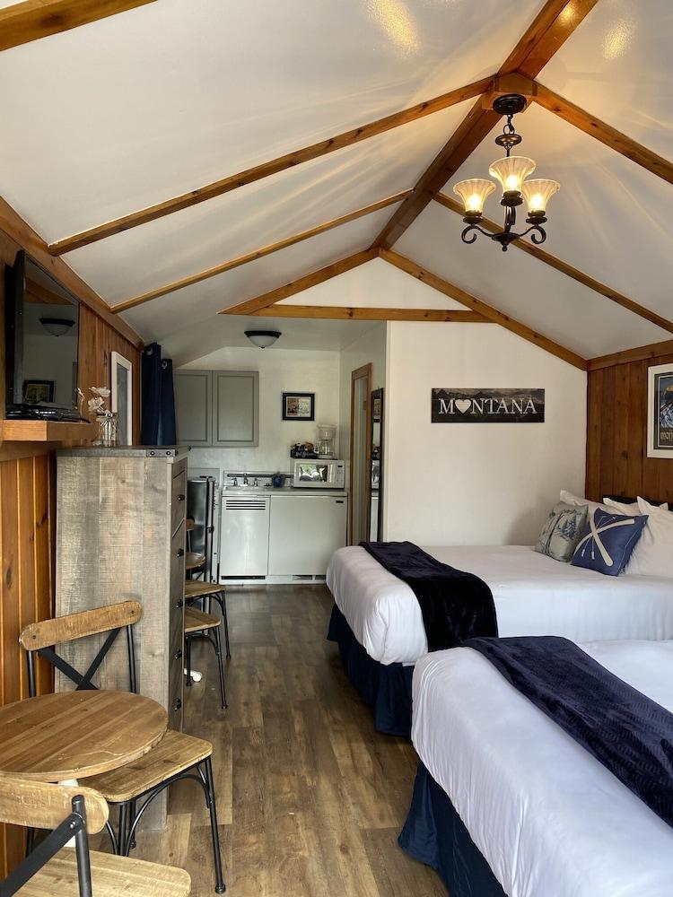 Lamplighter Cabins & Suites photo 90