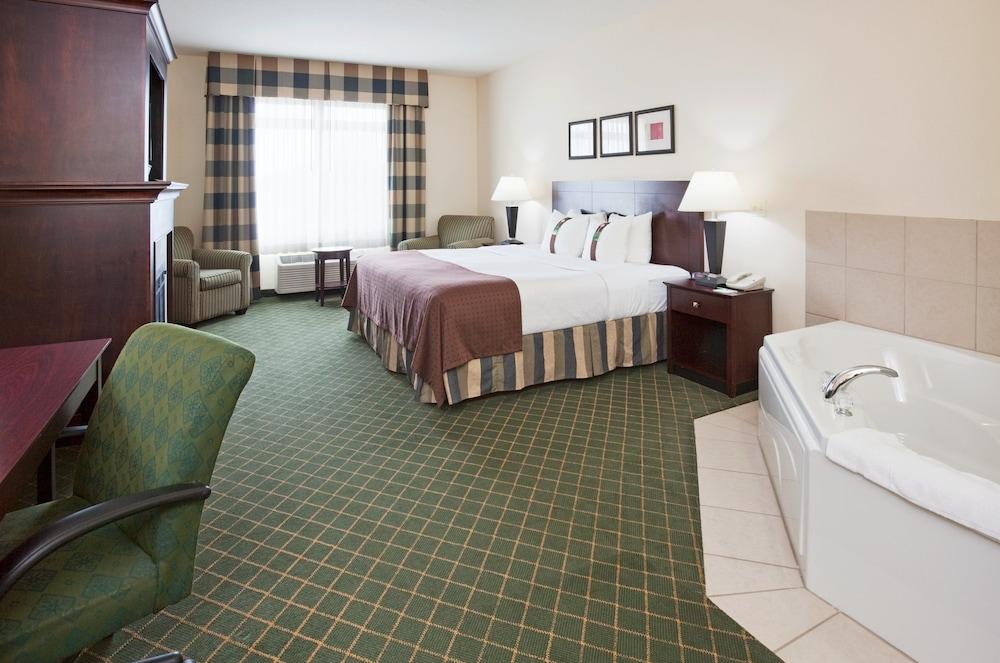 Holiday Inn & Conference Center Marshfield by IHG photo 18