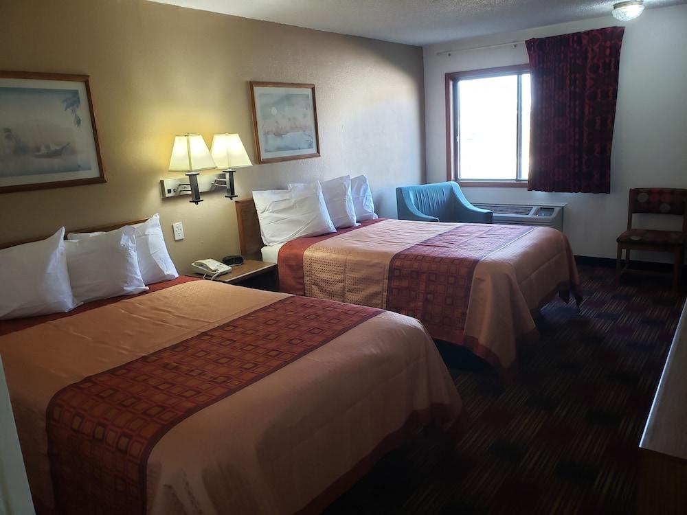 Americas Best Value Inn & Suites Harrisonville photo 55