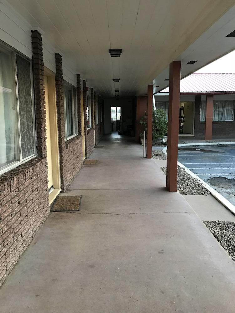 Princess Motel Maryville photo 14