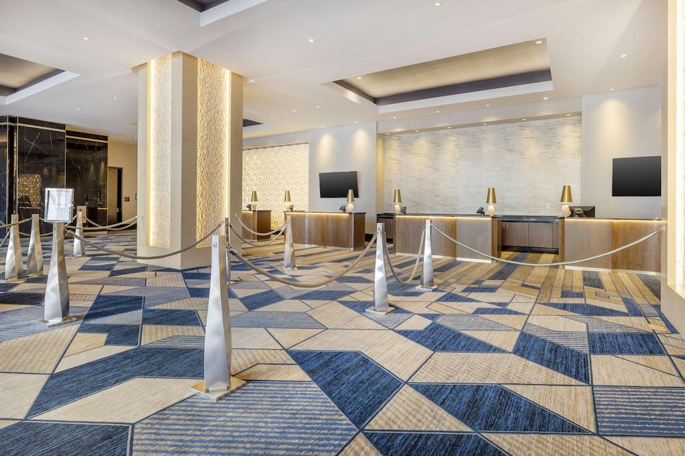 Hilton Grand Vacations Club Elara Center Strip Las Vegas photo 2
